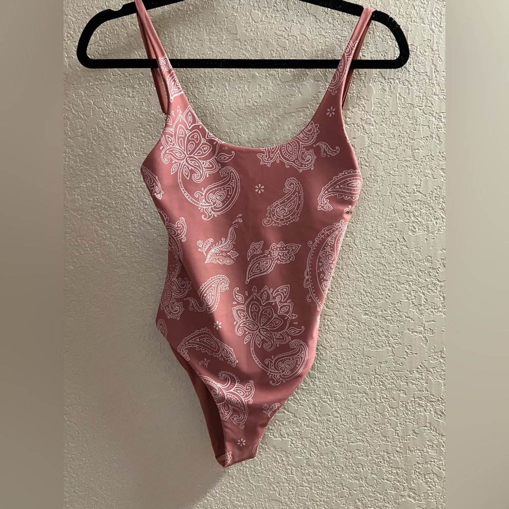 Swimsuit/bodysuit